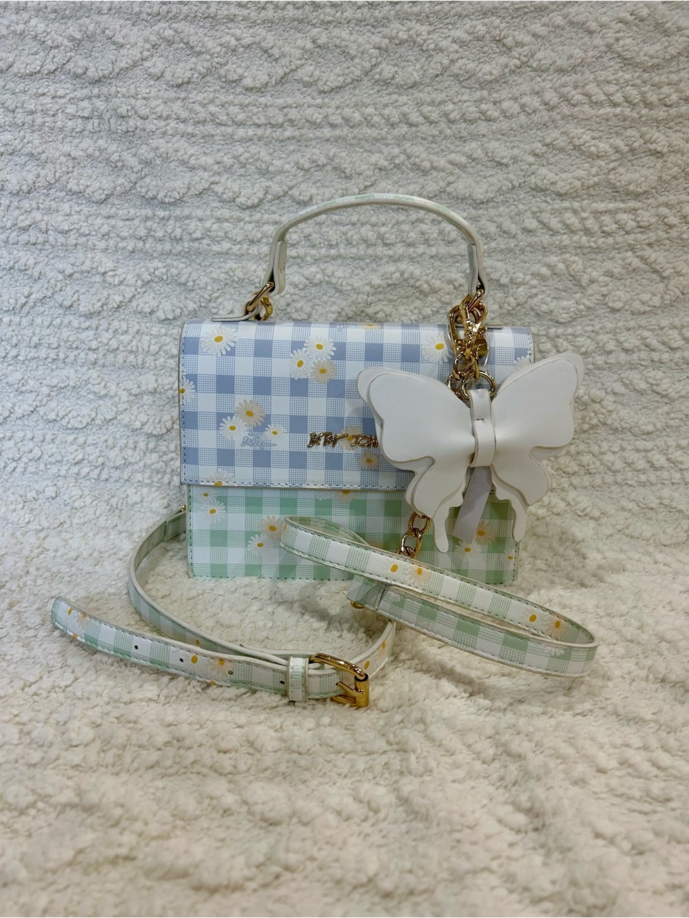 Betsey Johnson XOMYLO2 Blue Multi Gingham & Daisy Crossbody Butterfly Charm NWT